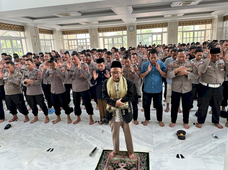 Polresta Sidoarjo Gelar Shalat Ghaib dan Doa Bersama untuk Korban Bencana di Aceh, Sumut dan Sumbar