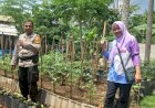 Bhabinkamtibmas-Dampingi-Warga-Kepuh-Kiriman-Manfaatkan-Lahan-Fasum-untuk-Dukung-Ketahanan-Pangan