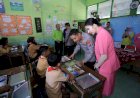 SPPG-Polres-Madiun-Sajikan-Nasi-Pecel-untuk-Pelajar