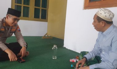 Dari-Pintu-ke-Pintu,-Kapolres-Situbondo-Kunjungi-Tokoh-Agama-Untuk-Pemilu-Damai