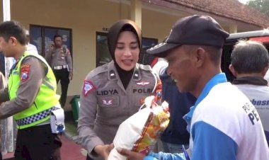 Polres-Bondowoso-Berbagi-1000-Paket-Sembako-dari-Kapolda-Jatim-untuk-Kaum-Dhuafa