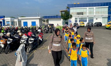 Polisi-Sahabat-Anak,-Edukasi-Tertib-Berlalu-Lintas-Sejak-Dini