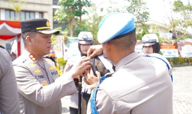 Kapolresta-Sidoarjo-Pimpin-Apel-Gelar-Pasukan-Operasi-Lilin-Semeru-2023,-Siap-Amankan-Natal-dan-Tahun-Baru