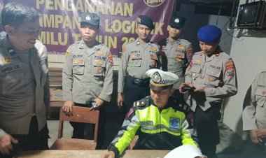 Polres-Pamekasan-Siagakan-Personel-untuk-Pengamanan-Gudang-Logistik-Pemilu