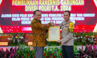 Kapolri-Apresiasi-Divhumas-Atas-Sertifikasi-ISO-9001:-2015