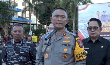 Pimpin-Apel-Gelar-Pasukan-Operasi-Ketupat-Semeru-2024-Kapolda-Jatim-Targetkan-Zero-Kecelakaan