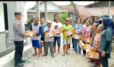 Polres-Tulungagung-Salurkan-Bantuan-Sembako-Untuk-Warga-Terdampak-Bencana-di-3-Desa