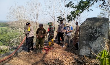 Polisi-bersama-Tim-Gabungan-dan-Relawan-Berhasil-padamkan-Kebakaran-Hutan-di-Lumajang