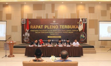 Polisi-Siagakan-Puluhan-Personel,-Pleno-Penetapan-Pemenang-Pilkada-2024-di-Ngawi-Kondusif