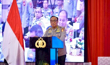 Kick-Off-Penerimaan-Terpadu-Polri-2025.-Undangan-terbuka-Untuk-Anak-anak-Muda-Terbaik-Bangsa