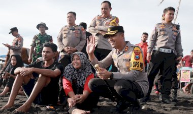 Libur-Lebaran-Kapolres-Jember-dan-Jajaran-Patroli-Dialogis-di-Lokasi-Wisata