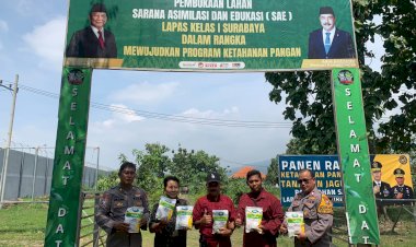 Wujudkan-Ketahanan-Pangan,-Polsek-Porong-Salurkan-Bantuan-Bibit-Jagung-ke-Kelompok-Tani