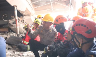 Polisi-Turunkan-Tim-DVI,-Posko-dan-Dapur-Lapangan-di-Ponpes-Al-Khoziny