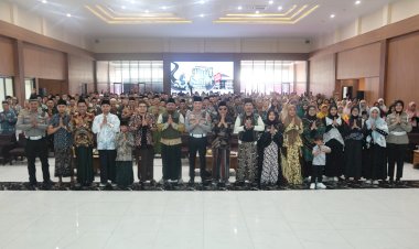 Santri-Gandeng-Satlantas-Polresta-Sidoarjo-Gelar-Motoran-Klasik-Hari-Santri-Nasional