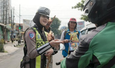 Kreatif,-Sosialisasi-Operasi-Zebra-Polres-Malang-Jadi-Super-Hero
