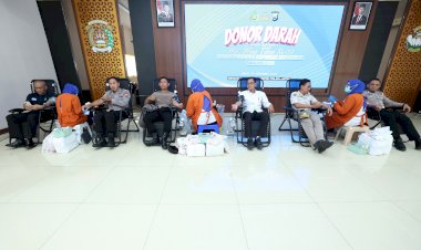 Polda-Jatim-Gelar-Donor-Darah-Sambut-HUT-Korpri-ke-54