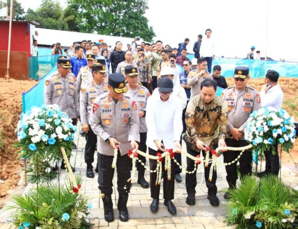 Polri Pertegas Peran Aktif Dalam Astacita Pada Topping off Sekolah, Peresmian Masjid dan Peletakan Batu Pertama Rumah Ibadah di SMA Kemala Taruna Bhayangkara